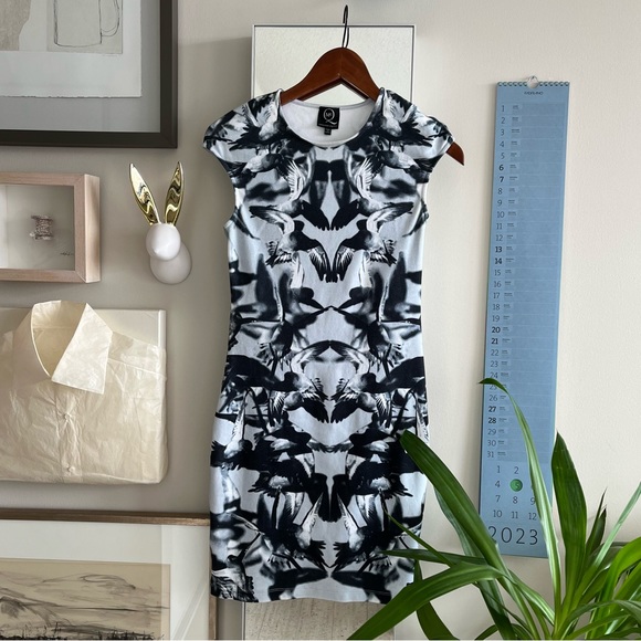 *SOLD* McQ Mini Cap Sleeve dress, szS (fits like XS) - Picture 1 of 6
